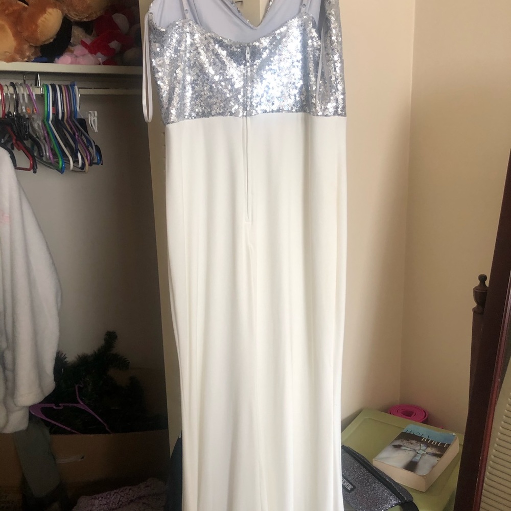 PROM DRESS - Picture 8 of 8